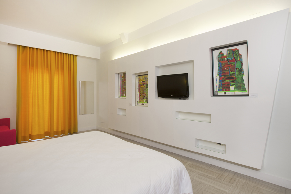 Art_Hotel_Gran_Paradiso_2012_128_Friedensreich_Hundertwasser_1.jpg